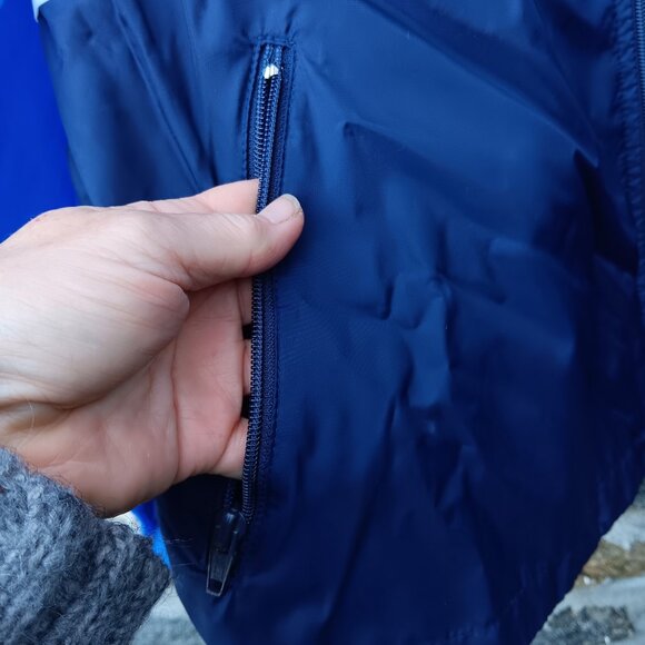 Vintage size medium NIKE windbreaker with zip-away hood - Picture 3 of 8